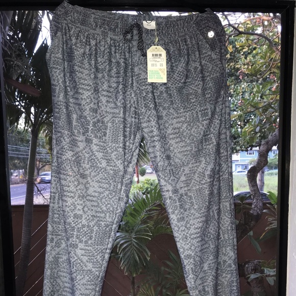 Maaji Women's Movie Star Vibes Athleisure Pants - Picture 3 of 5